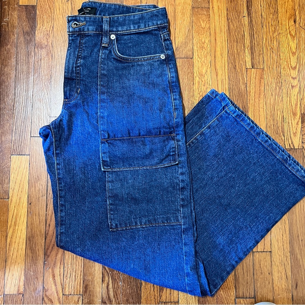 Banana Republic Outlet • mid rise cargo• denim